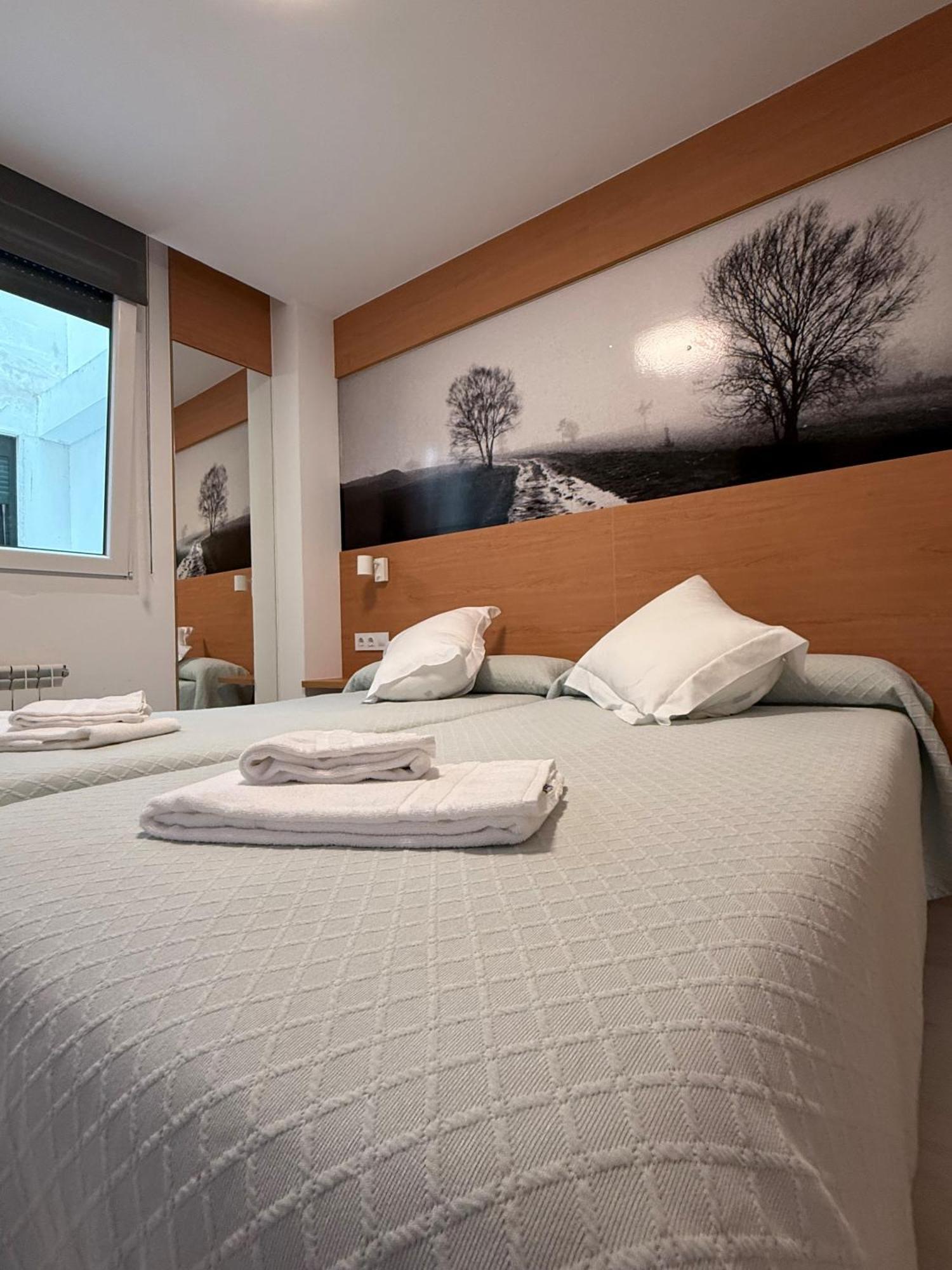 Interior twin room,1698188792:JPEG